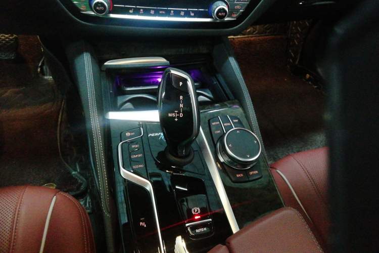 Used BMW 5 Series 2023 530Li Leading Model M Sport Package Gear Lever