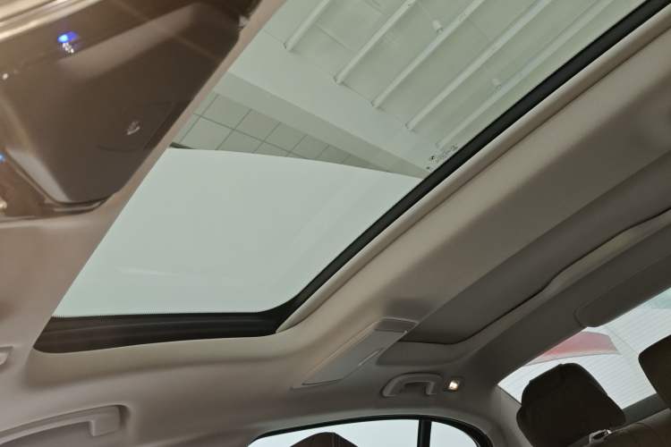 Used BMW 5 Series 2023 530Li Leading Edition Luxury Package Headliner