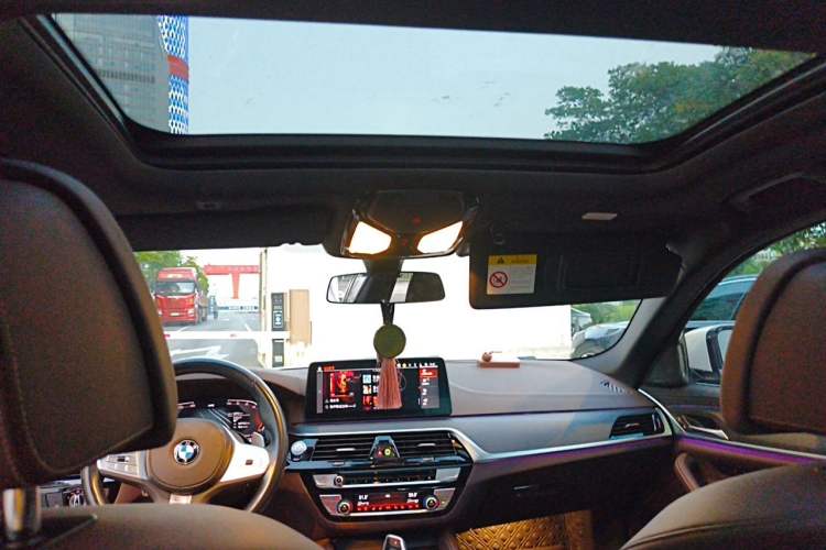 Used BMW 5 Series 2023 530Li Luxury Edition M Sport Package Headliner