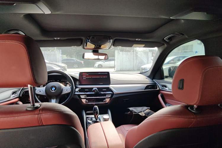 Used BMW 5 Series 2023 Restyled 530Li Leading Edition M Sport Package Headliner