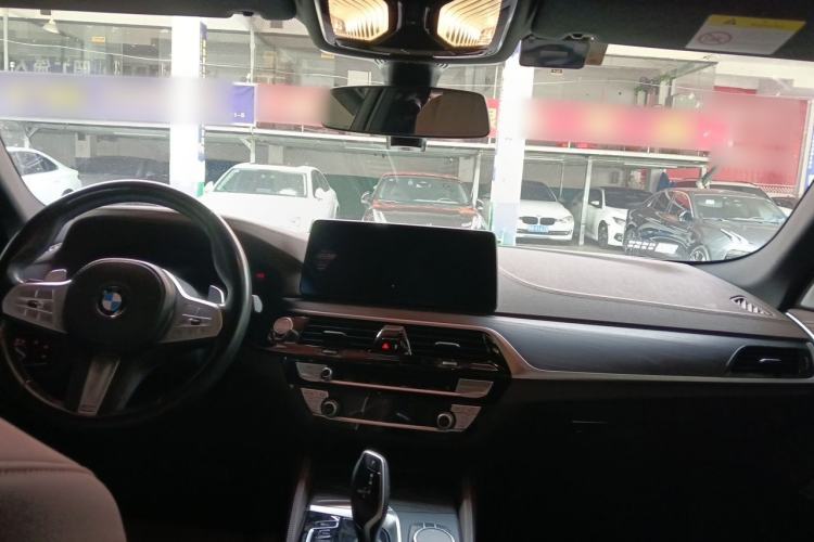 Used BMW 5 Series 2023 Restyled 530Li Luxury Edition M Sport Package Headliner