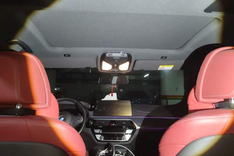 Used BMW 5 Series 2023 530Li Luxury Edition M Sport Package Headliner