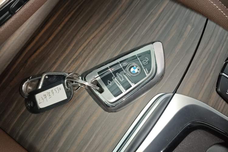 Used BMW 5 Series 2023 530Li Leading Edition Luxury Package Interior 1