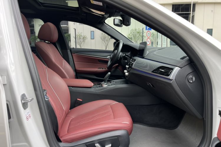 Used BMW 5 Series 2023 530Li Leading Model M Sport Package Interior 1