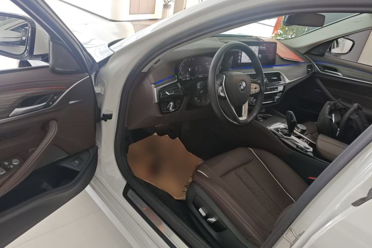 Used BMW 5 Series 2023 530Li Leading Edition Luxury Package Interior 3