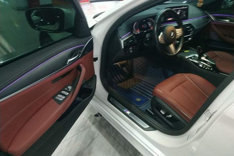 Used BMW 5 Series 2023 530Li Leading Model M Sport Package Interior 3
