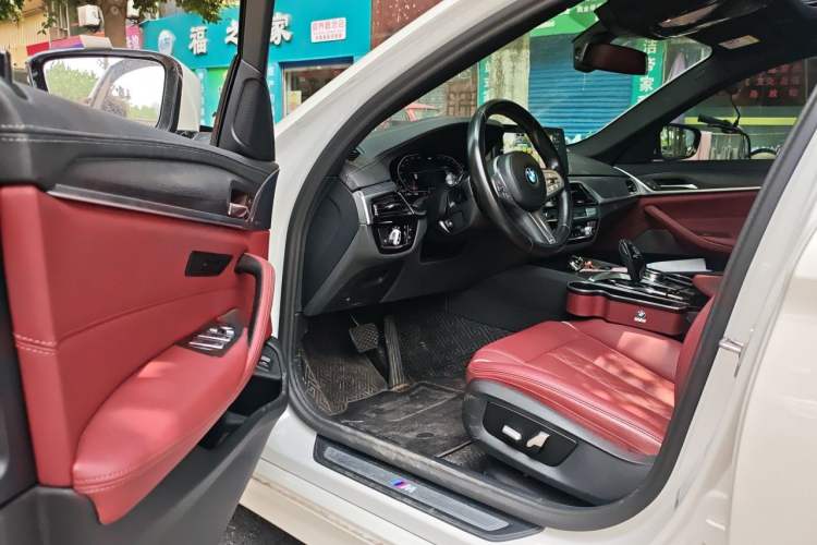 Used BMW 5 Series 2023 530Li Leading Model M Sport Package Interior 3