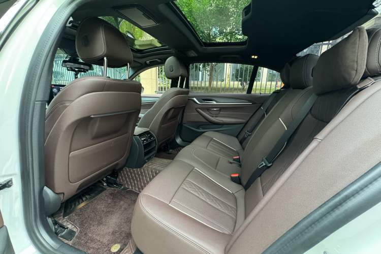 Used BMW 5 Series 2023 530Li Leading Model M Sport Package Interior 3