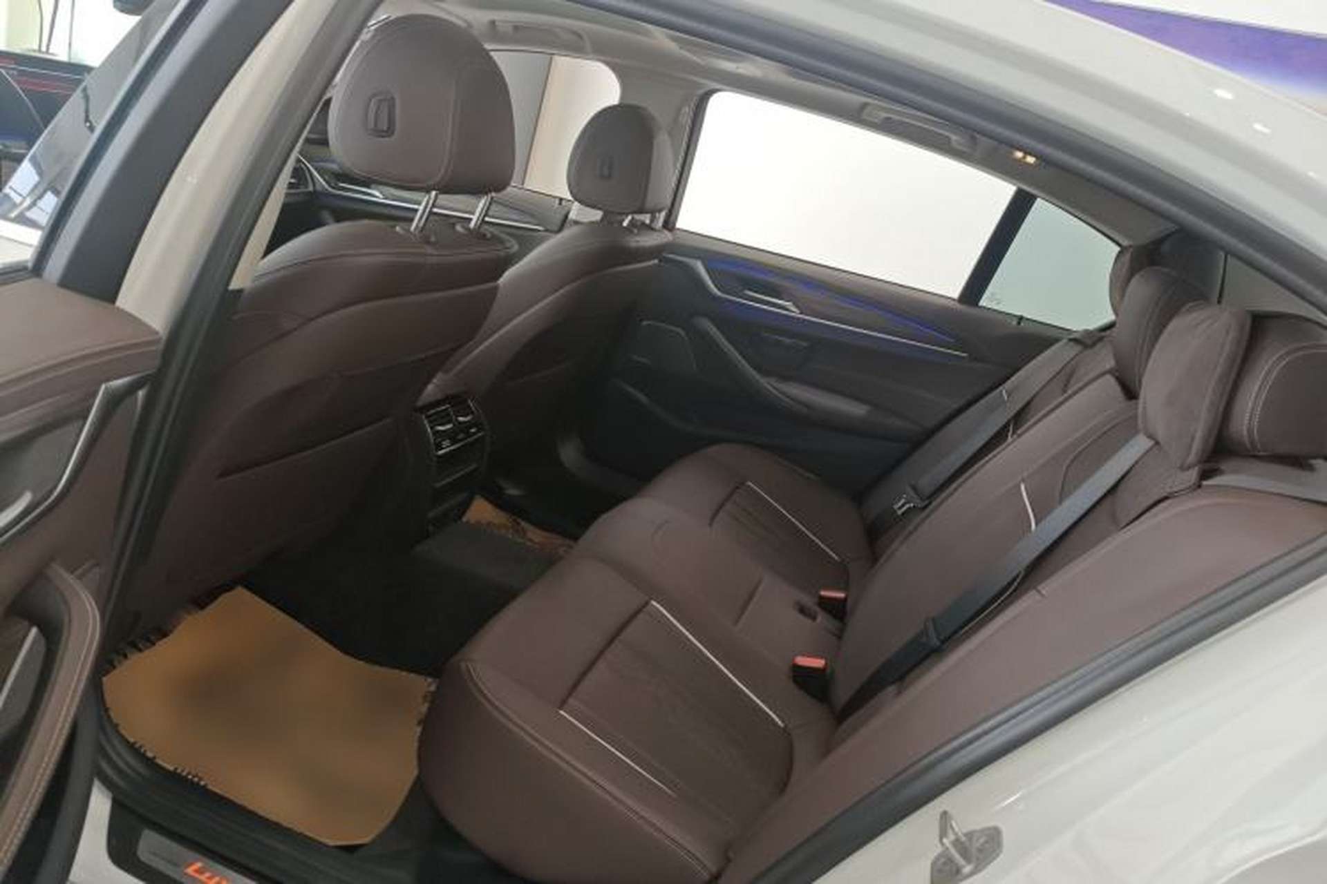 Used BMW 5 Series 2023 530Li Leading Edition Luxury Package Interior 4
