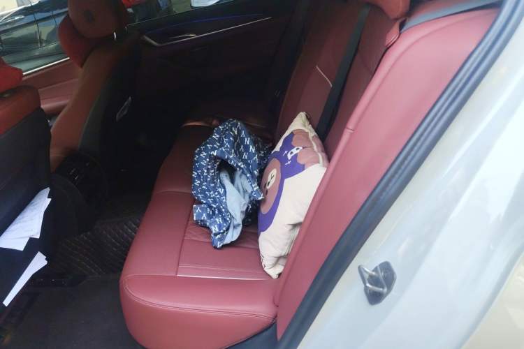 Used BMW 5 Series 2023 530Li Leading Model M Sport Package Interior 4