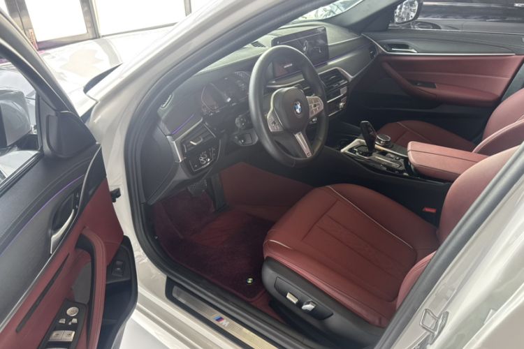 Used BMW 5 Series 2023 530Li xDrive M Sport Package Interior 4