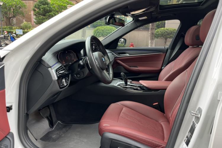 Used BMW 5 Series 2023 530Li Leading Model M Sport Package Interior 4