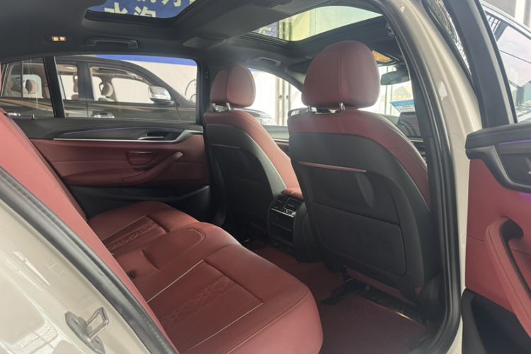 Used BMW 5 Series 2023 530Li xDrive M Sport Package Interior 7