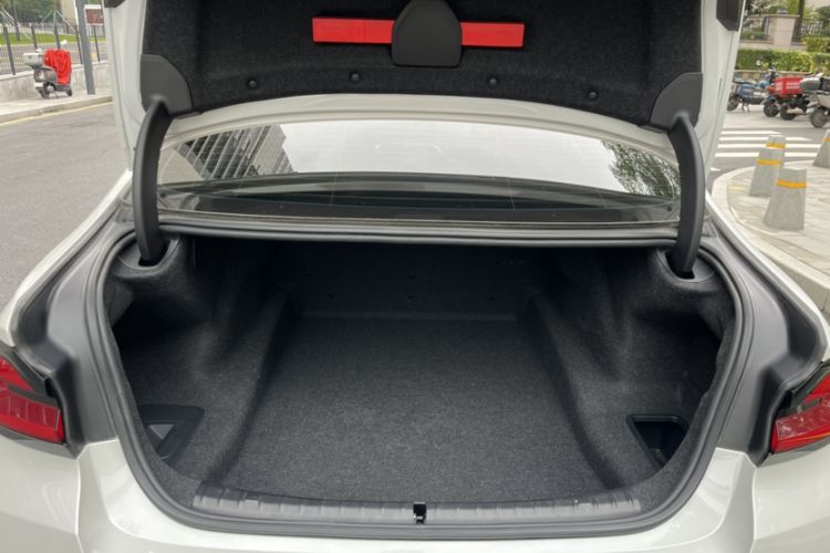 Used BMW 5 Series 2023 530Li Leading Model M Sport Package Interior 8