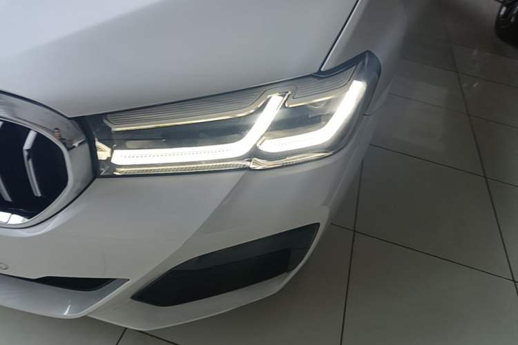 Used BMW 5 Series 2023 530Li Leading Model M Sport Package Left Front Headlight