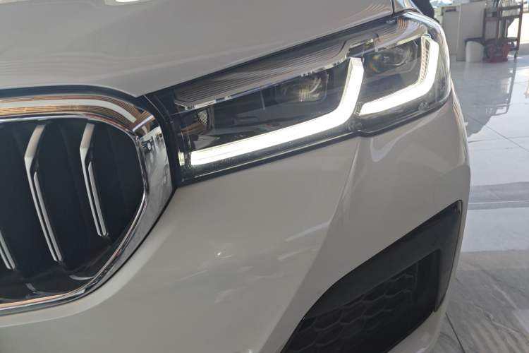 Used BMW 5 Series 2023 Restyled 530Li Leading Edition M Sport Package Left Front Headlight