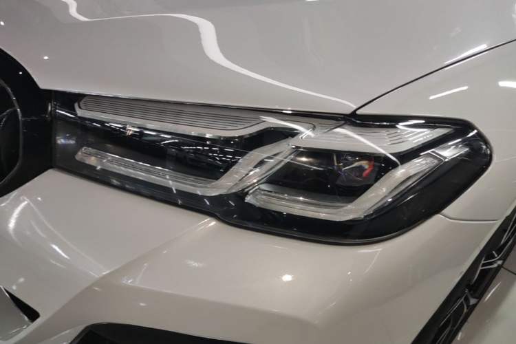 Used BMW 5 Series 2023 530Li Luxury Edition M Sport Package Left Front Headlight