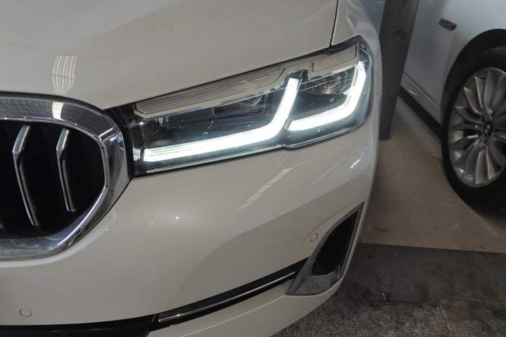 Used BMW 5 Series 2023 530Li Leading Edition Luxury Package Left Front Headlight
