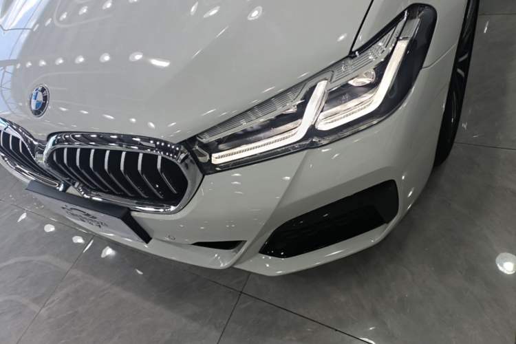 Used BMW 5 Series 2023 530Li Leading Model M Sport Package Left Front Headlight
