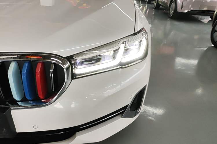 Used BMW 5 Series 2023 530Li Leading Edition Luxury Package Left Front Headlight