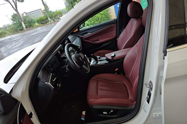 Used BMW 5 Series 2023 530Li Leading Model M Sport Package Left Front Seat