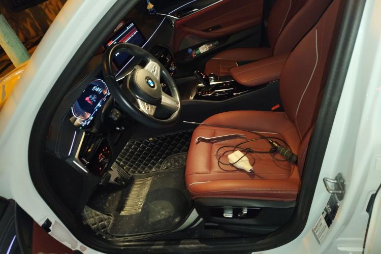 Used BMW 5 Series 2023 530Li Leading Model M Sport Package Left Front Seat