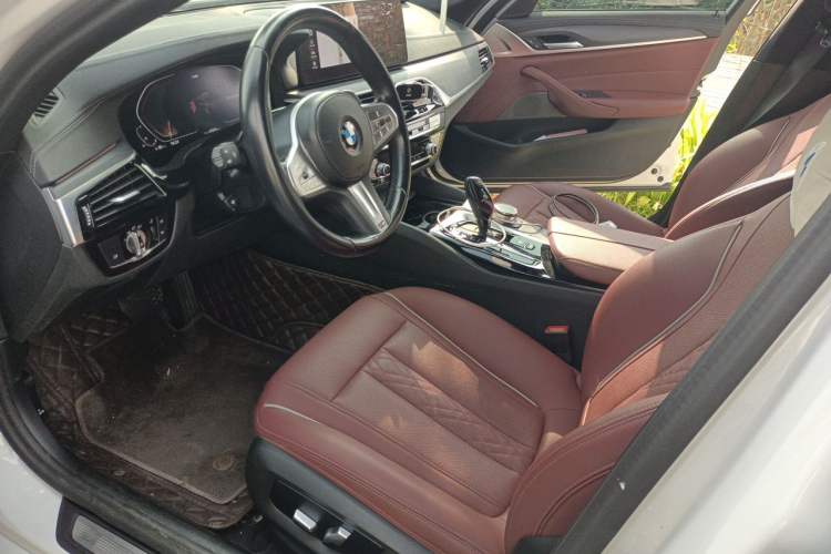 Used BMW 5 Series 2023 530Li Leading Model M Sport Package Left Front Seat