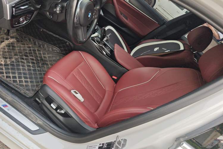 Used BMW 5 Series 2023 530Li Leading Model M Sport Package Left Front Seat