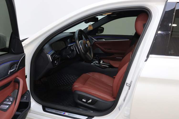 Used BMW 5 Series 2023 530Li Leading Model M Sport Package Left Front Seat