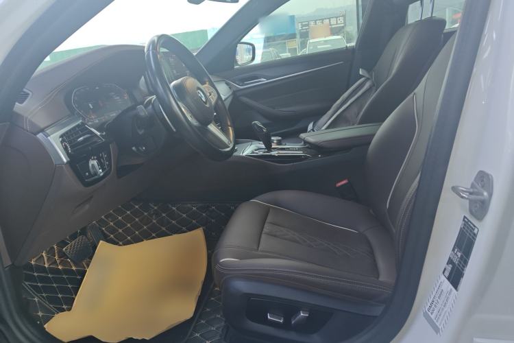 Used BMW 5 Series 2023 Restyled 530Li Leading Edition M Sport Package Left Front Seat
