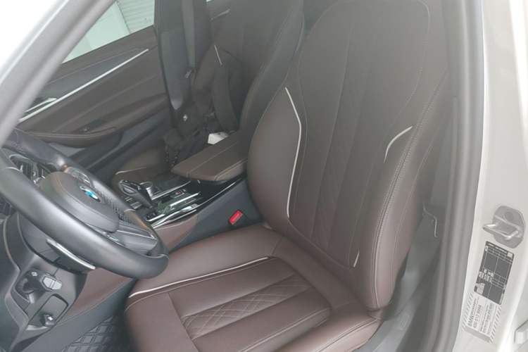 Used BMW 5 Series 2023 530Li Leading Model M Sport Package Left Front Seat