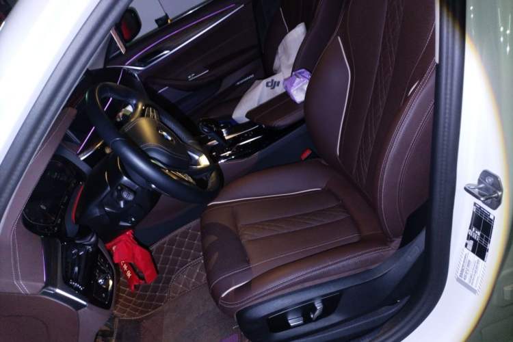 Used BMW 5 Series 2023 530Li Leading Edition Luxury Package Left Front Seat