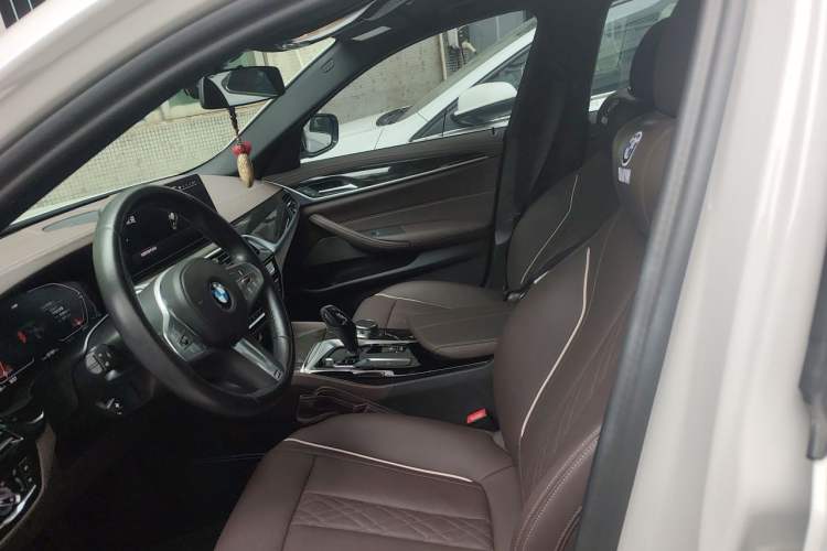 Used BMW 5 Series 2023 530Li Leading Model M Sport Package Left Front Seat