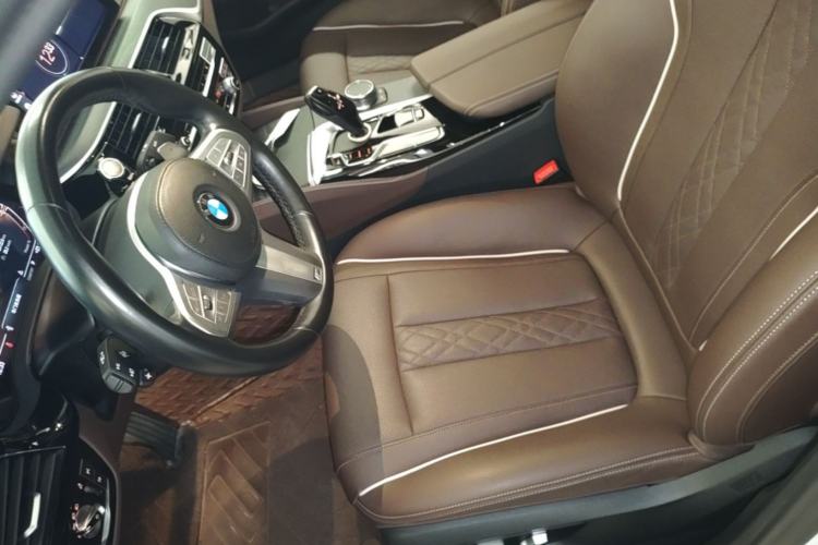 Used BMW 5 Series 2023 530Li Leading Model M Sport Package Left Front Seat
