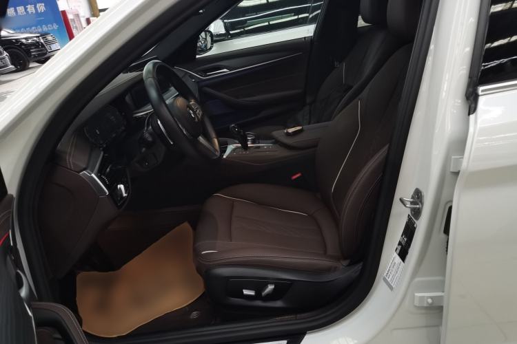 Used BMW 5 Series 2023 530Li Leading Model M Sport Package Left Front Seat