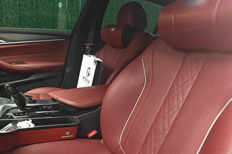 Used BMW 5 Series 2023 Restyled 530Li Leading Edition M Sport Package Left Front Seat