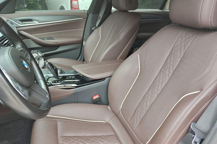 Used BMW 5 Series 2023 530Li Leading Model M Sport Package Left Front Seat