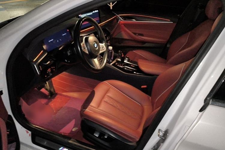 Used BMW 5 Series 2023 530Li Leading Model M Sport Package Left Front Seat