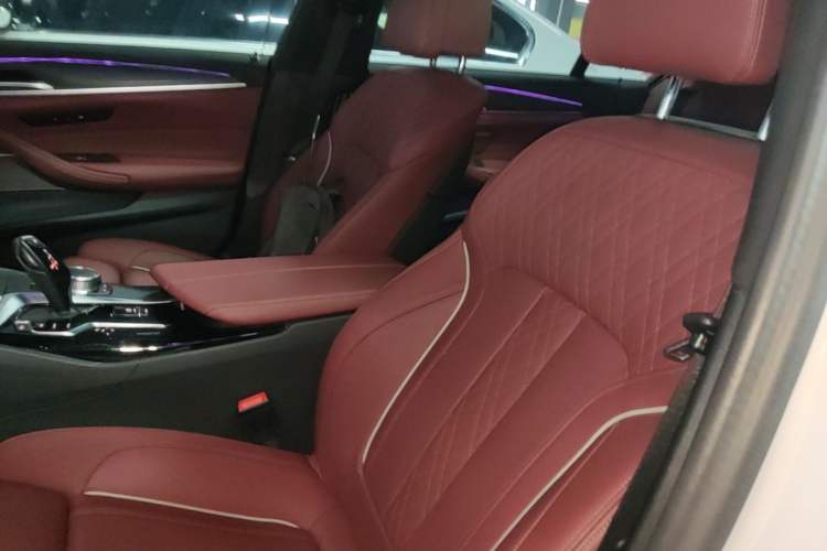 Used BMW 5 Series 2023 530Li Luxury Edition M Sport Package Left Front Seat