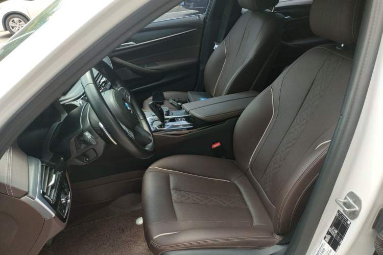 Used BMW 5 Series 2023 530Li Leading Model M Sport Package Left Front Seat