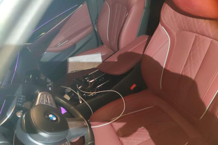Used BMW 5 Series 2023 530Li Luxury Edition M Sport Package Left Front Seat