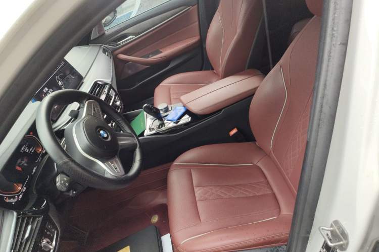 Used BMW 5 Series 2023 530Li Leading Model M Sport Package Left Front Seat