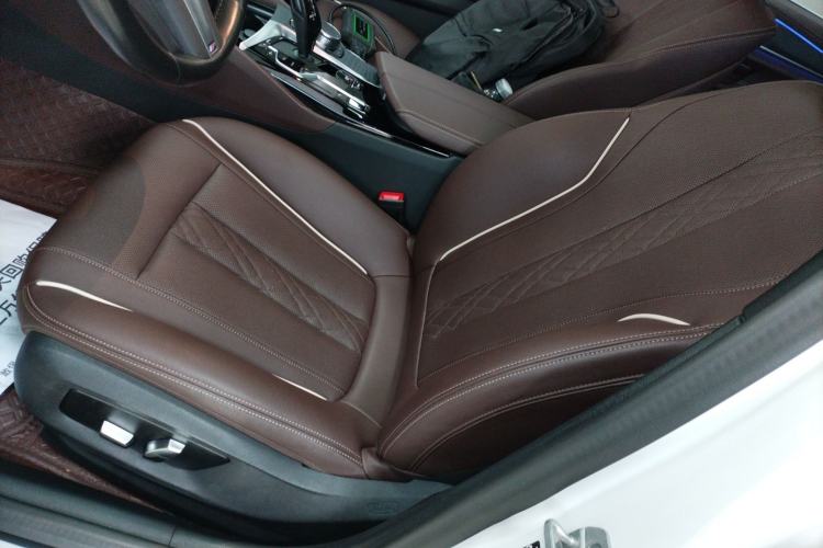 Used BMW 5 Series 2023 530Li Leading Model M Sport Package Left Front Seat