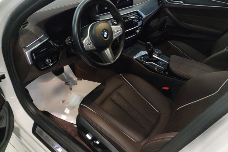 Used BMW 5 Series 2023 530Li Leading Model M Sport Package Left Front Seat