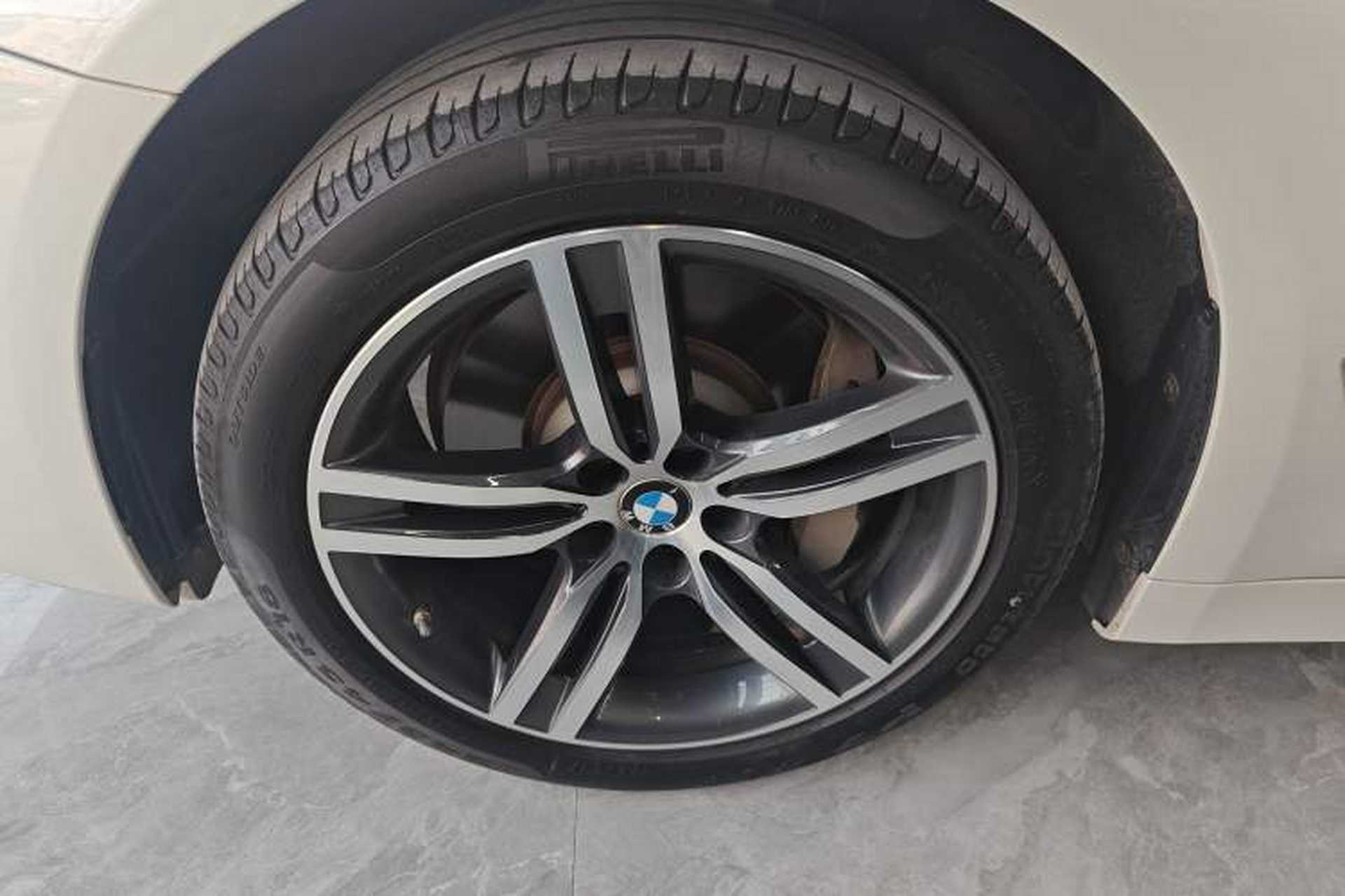 Used BMW 5 Series 2023 530Li Leading Edition Luxury Package Left Front Wheel Hub