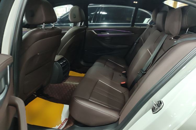 Used BMW 5 Series 2023 Restyled 530Li Leading Edition M Sport Package Left Rear Seat