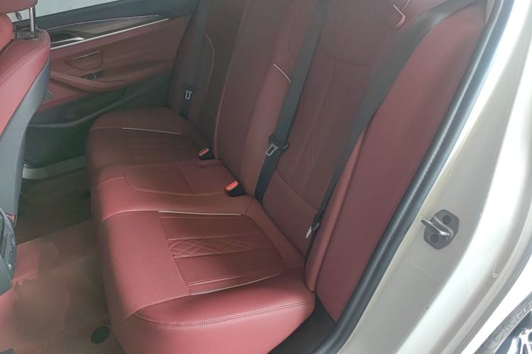 Used BMW 5 Series 2023 530Li Leading Edition Luxury Package Left Rear Seat