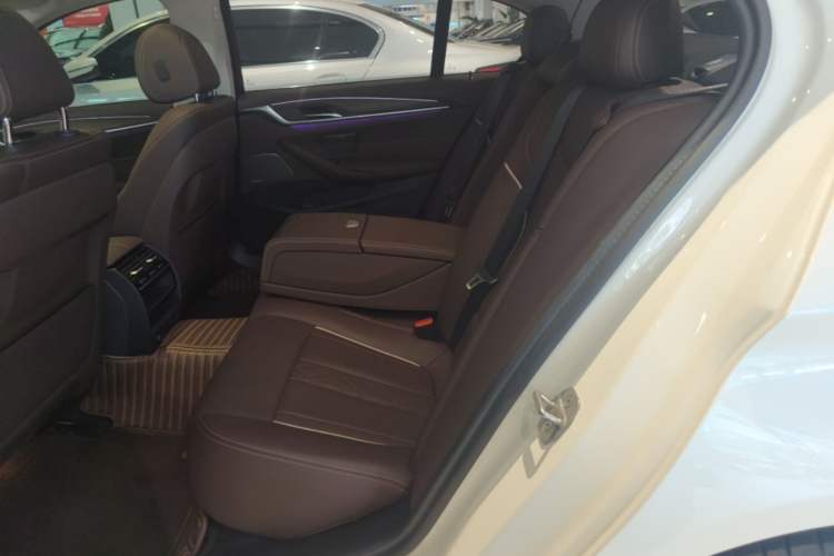 Used BMW 5 Series 2023 530Li Leading Edition Luxury Package Left Rear Seat