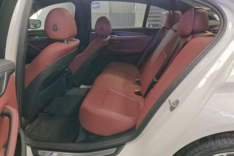 Used BMW 5 Series 2023 530Li Leading Model M Sport Package Left Rear Seat