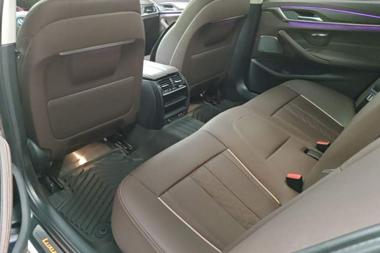 Used BMW 5 Series 2023 530Li Leading Edition Luxury Package Left Rear Seat